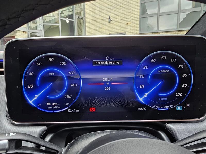 MERCEDES-BENZ EQS
