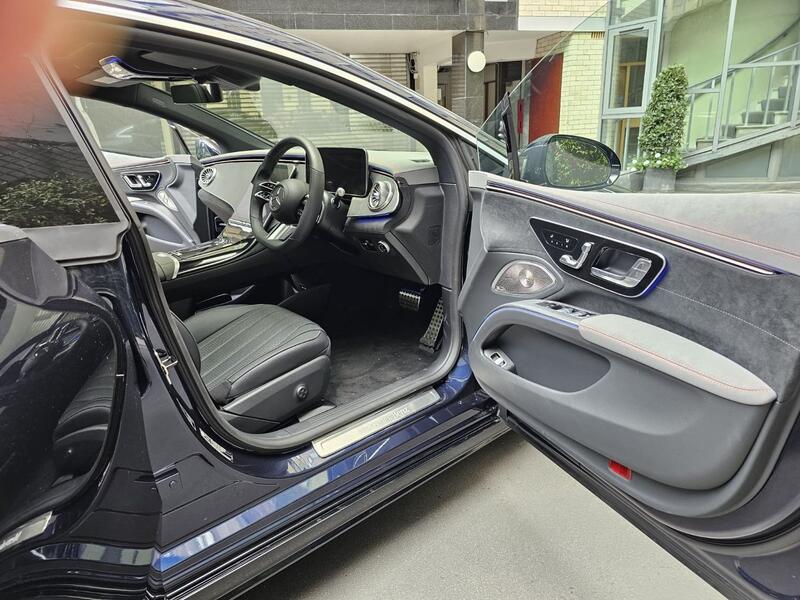 MERCEDES-BENZ EQS