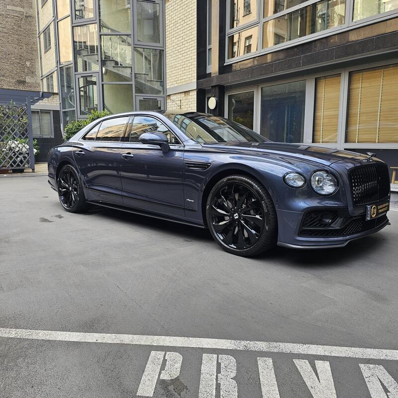BENTLEY FLYING SPUR