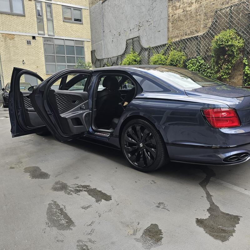 BENTLEY FLYING SPUR