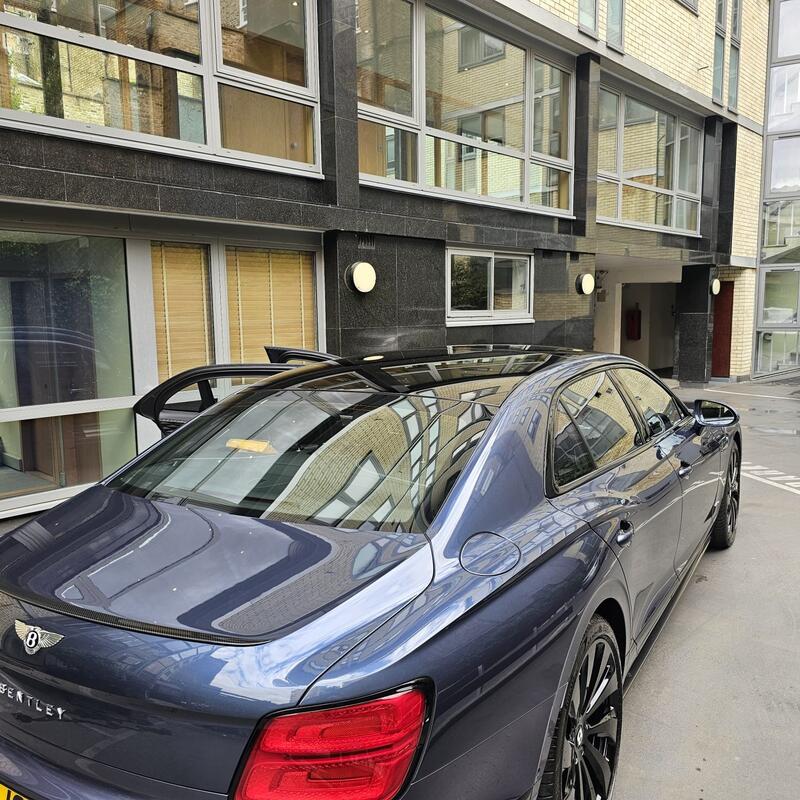 BENTLEY FLYING SPUR