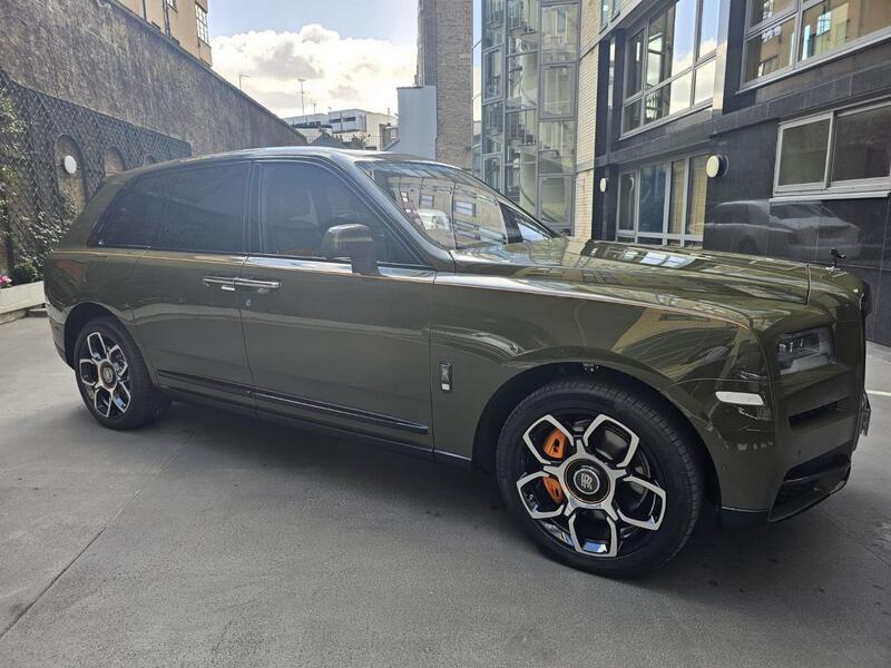 View ROLLS-ROYCE CULLINAN 6.8 V12 Black Badge 