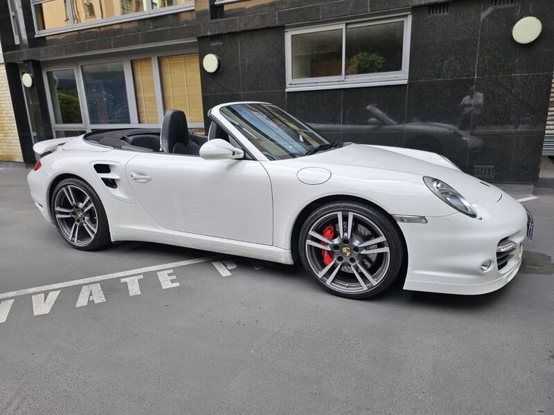 PORSCHE 911