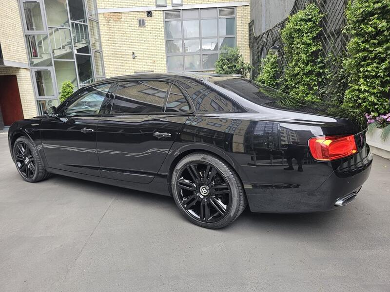 BENTLEY FLYING SPUR