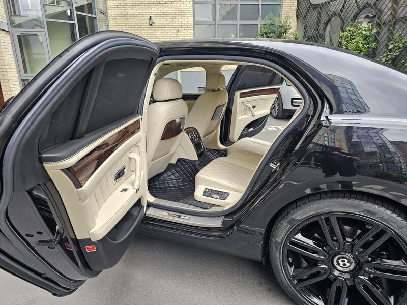 BENTLEY FLYING SPUR