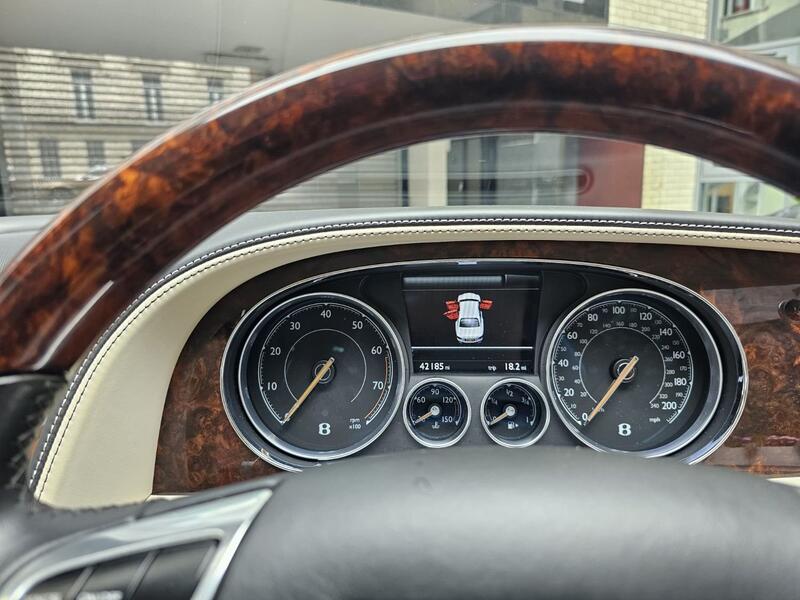 BENTLEY FLYING SPUR