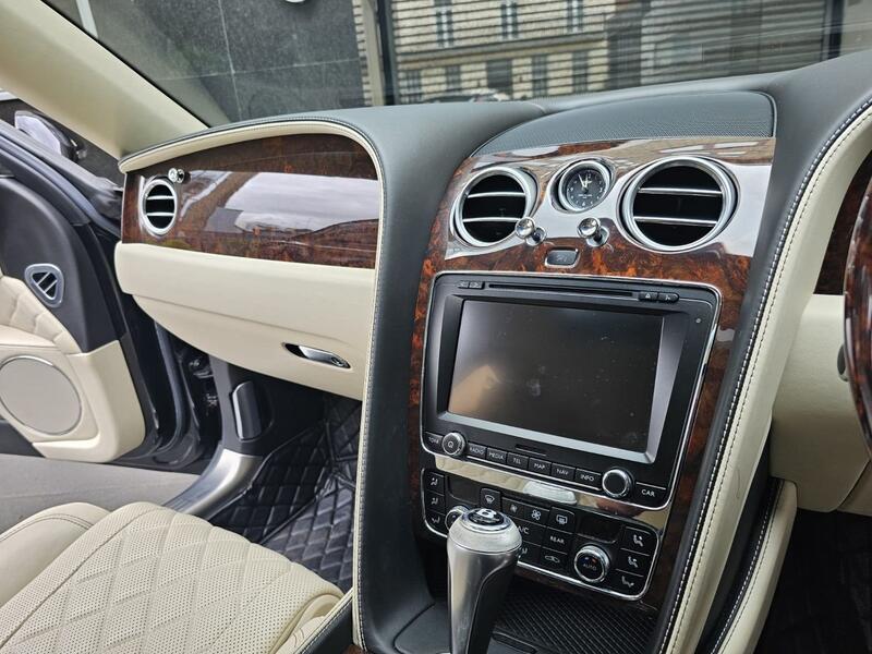 BENTLEY FLYING SPUR