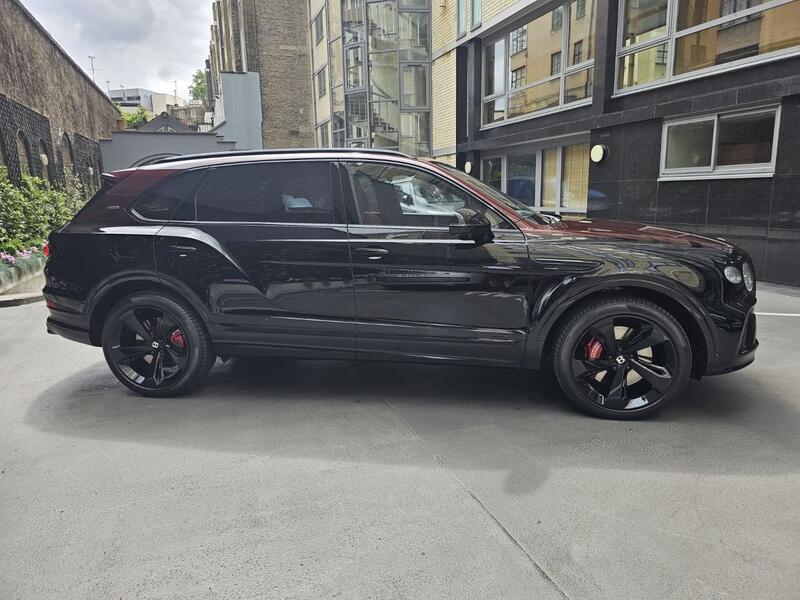 View BENTLEY Bentayga 4.0 V8 Azure EWB VATQ