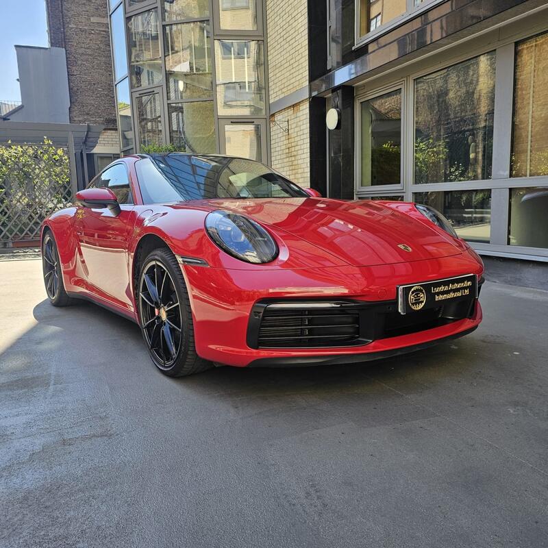 PORSCHE 911