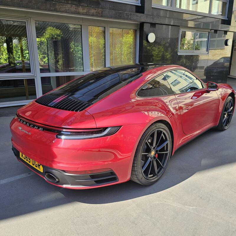 PORSCHE 911