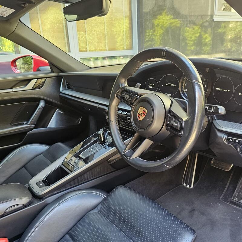 PORSCHE 911
