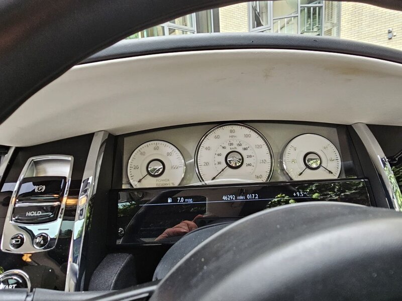 ROLLS-ROYCE GHOST