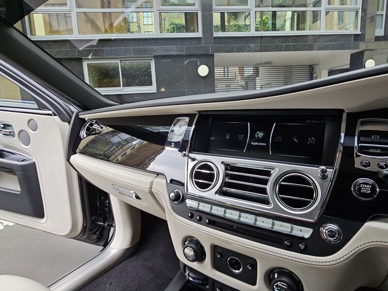 ROLLS-ROYCE GHOST