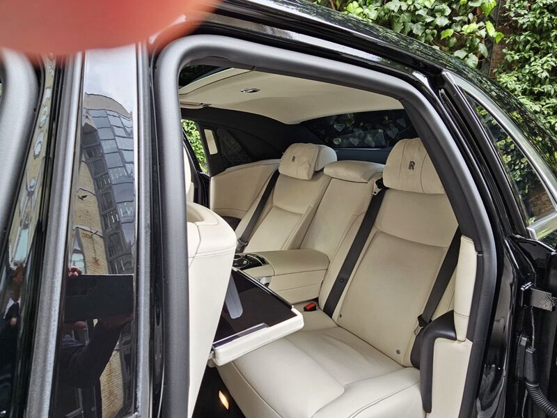 ROLLS-ROYCE GHOST