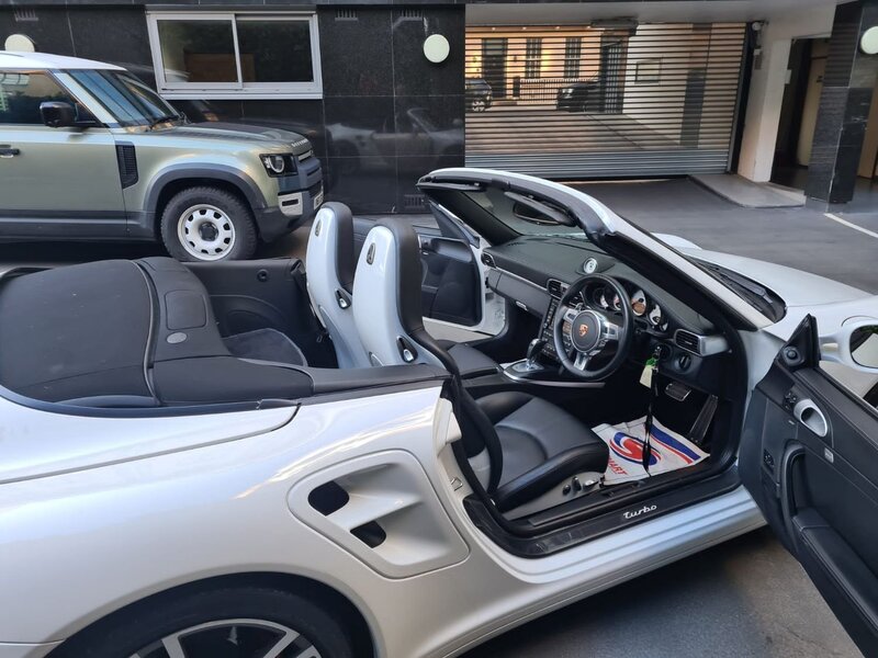 PORSCHE 911