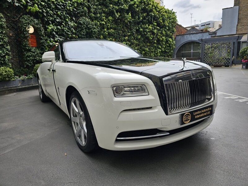 View ROLLS-ROYCE WRAITH 6.6 V12