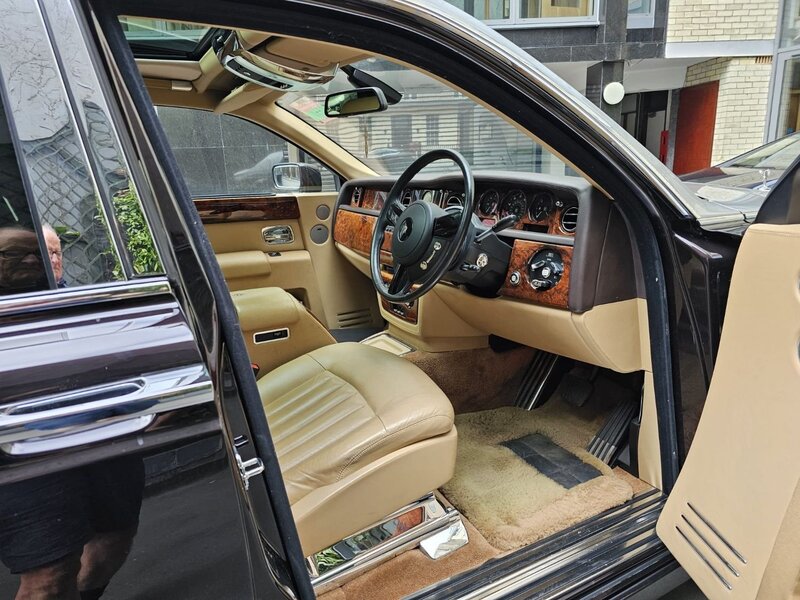 ROLLS-ROYCE PHANTOM