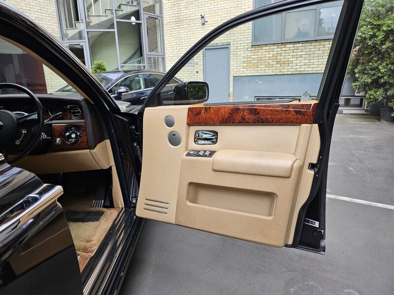 ROLLS-ROYCE PHANTOM