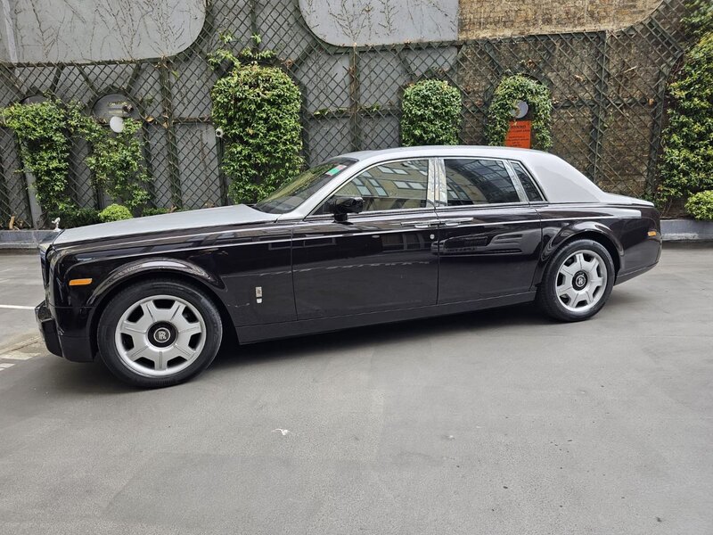 View ROLLS-ROYCE PHANTOM 6.7 V12