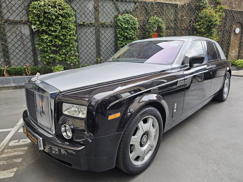 View ROLLS-ROYCE PHANTOM 6.7 V12