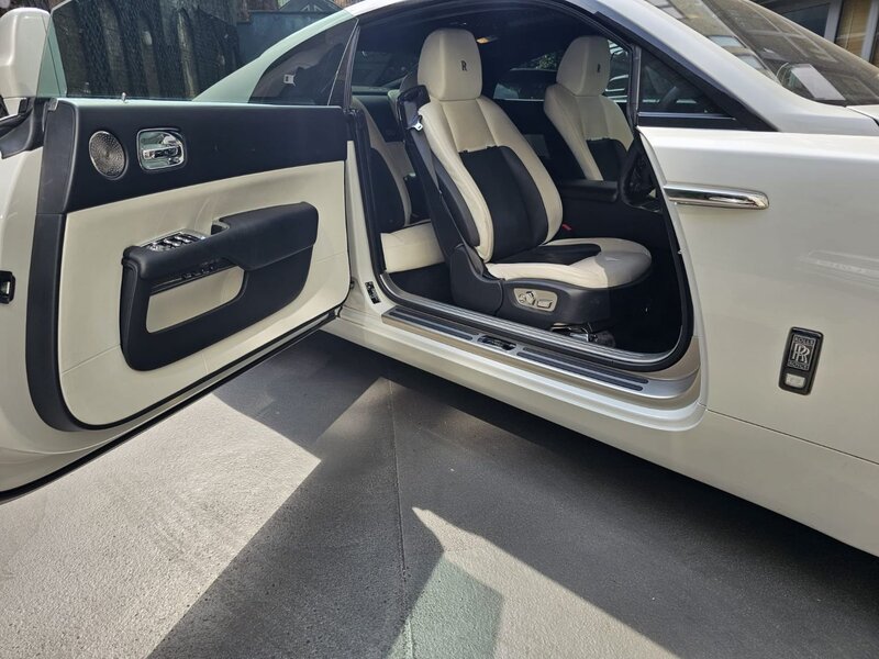 ROLLS-ROYCE WRAITH