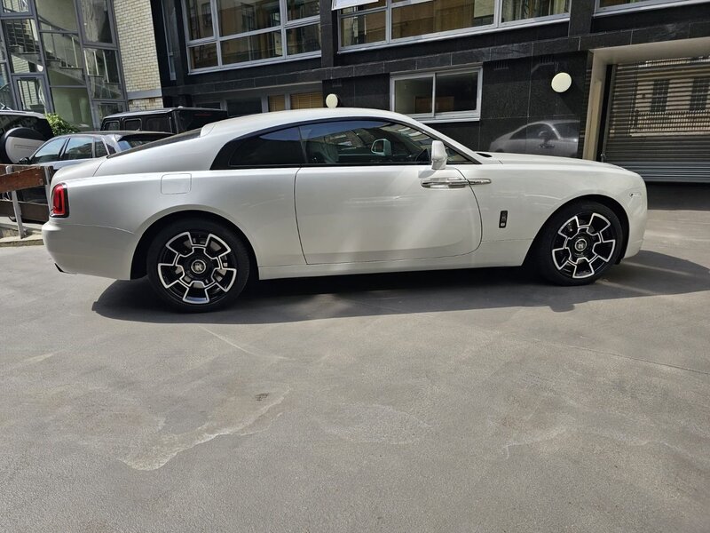 View ROLLS-ROYCE WRAITH 6.6 V12 Black Badge VATQ